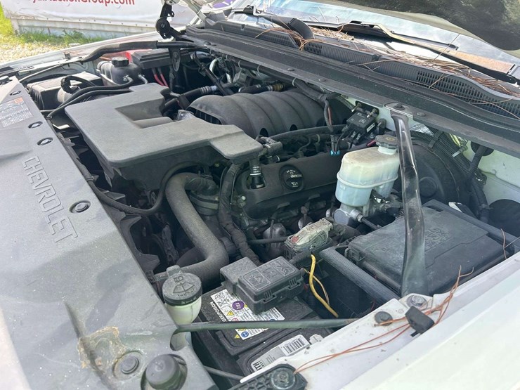 2016-chevrolet-tahoe-image-8