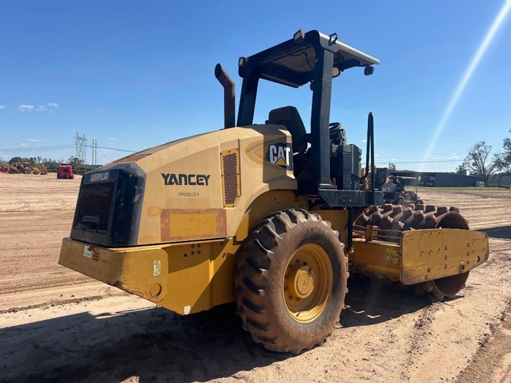 caterpillar-cp44-image-4