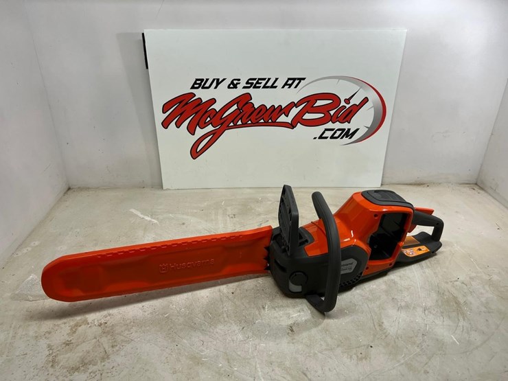 husqvarna-max-battery-series-40v-18"-chain-saw-image-1