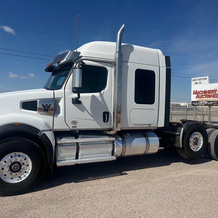2022 WESTERN STAR 49X