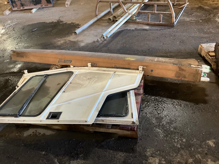 #186-•-forklift-doors-and-light-bulbs-image-1