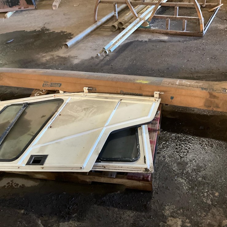 #186 • Forklift Doors and Light Bulbs