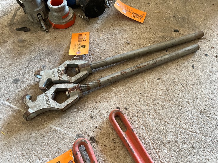 #1064-•-(2)-dixon-fire-hydrant-wrenches-image-1