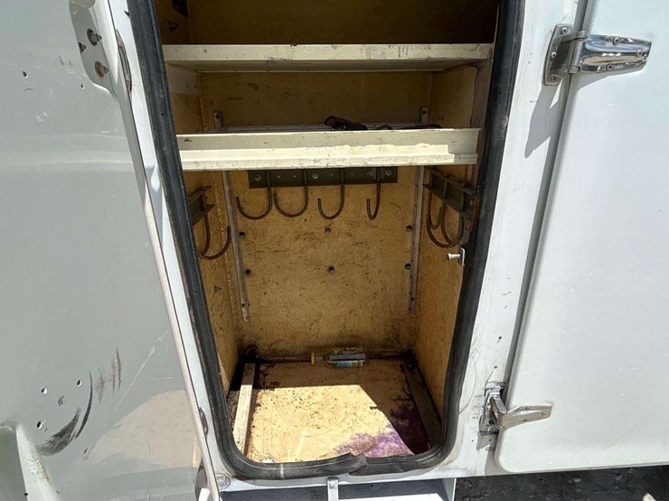 2006-ford-f550-image-23