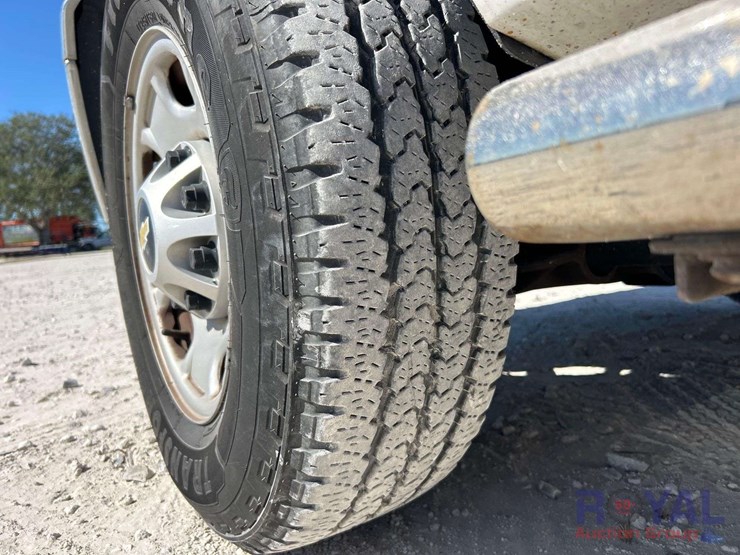 2013-chevrolet-silverado-3500-image-31