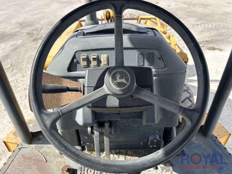 2005-deere-310g-image-14