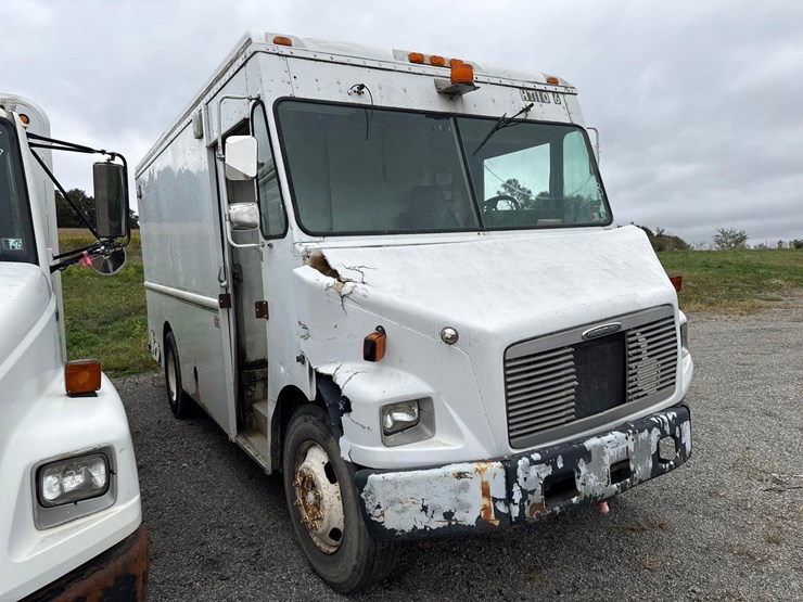 2002-freightliner-mt55-image-2