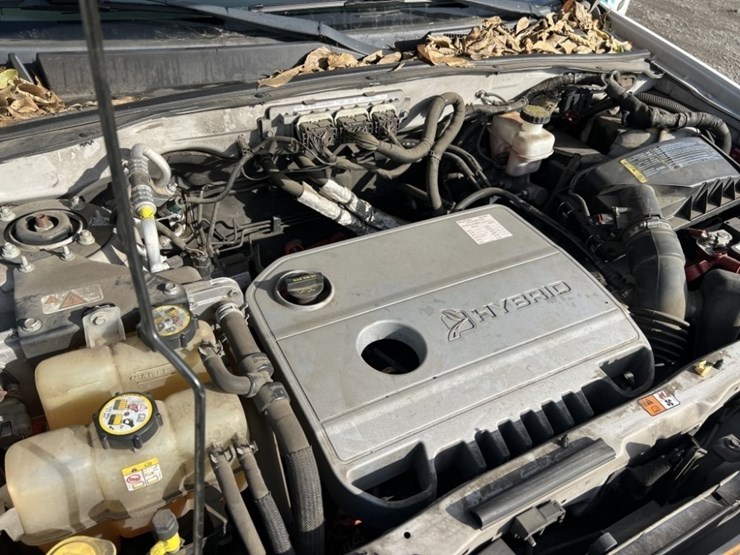 2010-ford-escape-hybrid-image-11