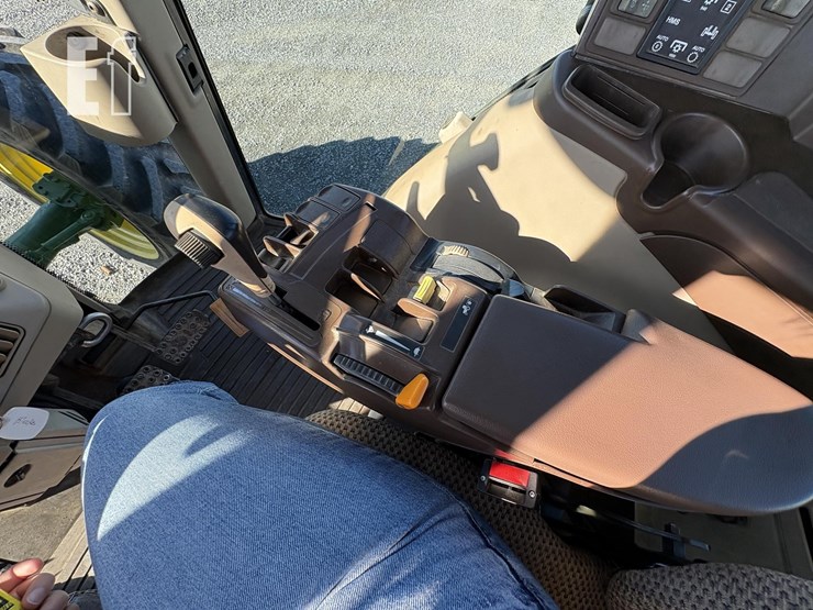 2004-john-deere-7420-image-28