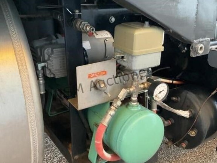 2008-international-7400-image-14