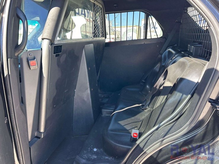 2016-ford-explorer-image-21