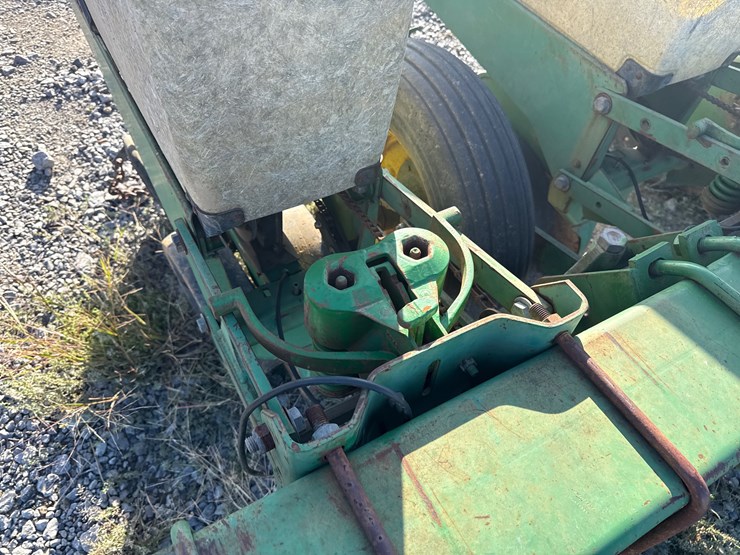 john-deere-7300-image-12