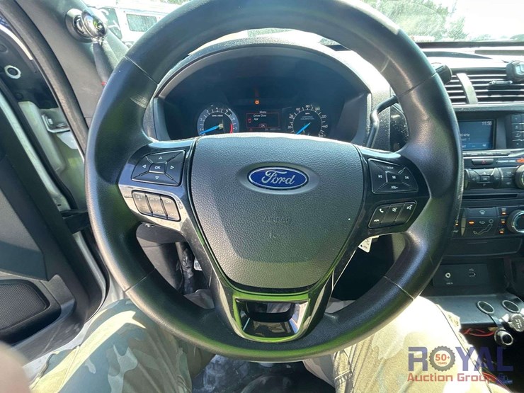 2018-ford-explorer-image-13