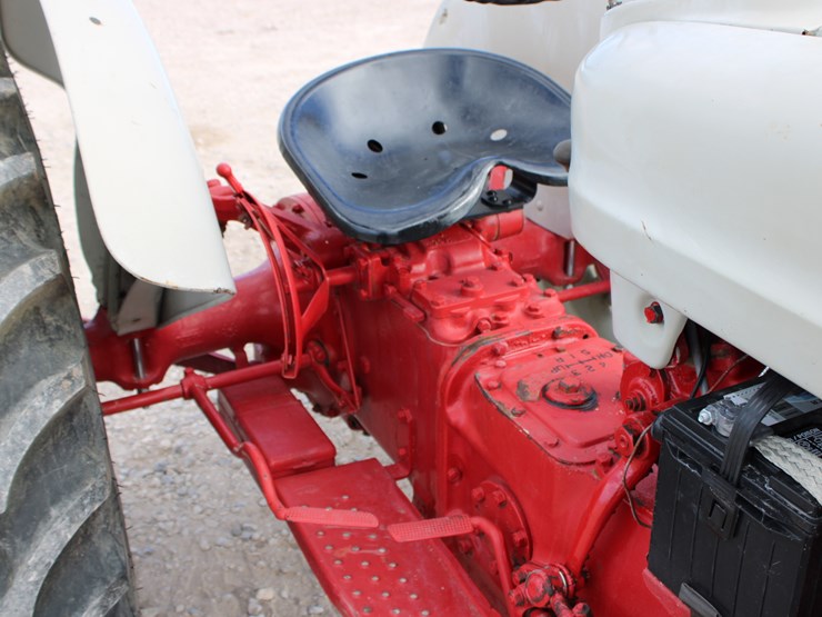 1957-ford-850-image-18