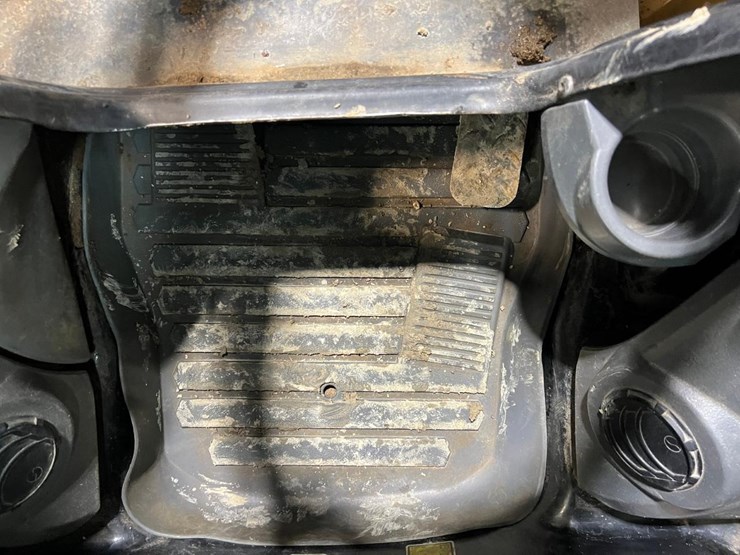 2022-caterpillar-289d3-image-31