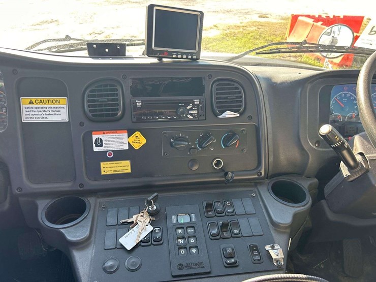 2020-freightliner-m2-106-elgin-whirlwind-series-mv-street-sweeper-truck-image-31