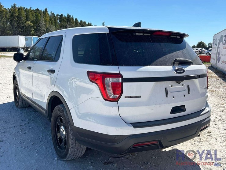 2018-ford-explorer-image-4