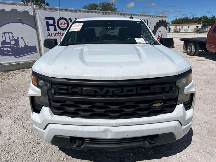 2022-chevrolet-silverado-image-23