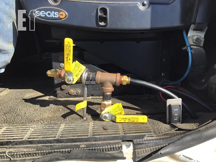 1996-mack-ch613-image-12