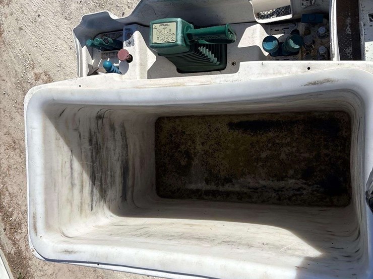 2016-freightliner-m2-106-4x4-altec-bucket-truck-image-18