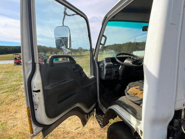 1997-isuzu-cab-&-chassis-image-21