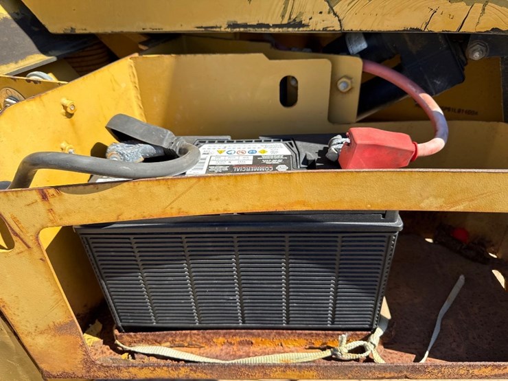 2007-caterpillar-725-image-15