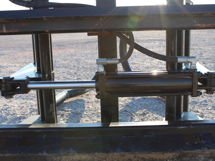 #2098-•-#2098--worksaver-ssbh2072-wrapped-bale-grabber-skid-steer-attach,-like-new-image-9