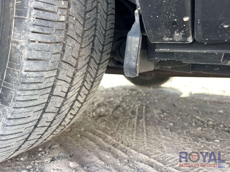 2017-ford-explorer-image-23