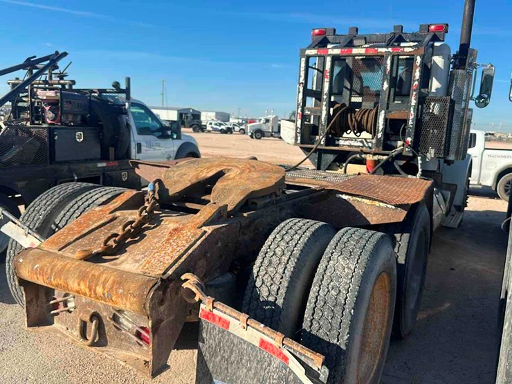 2012-peterbilt-367-image-4