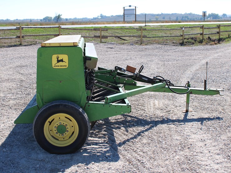 john-deere-8200-image-24