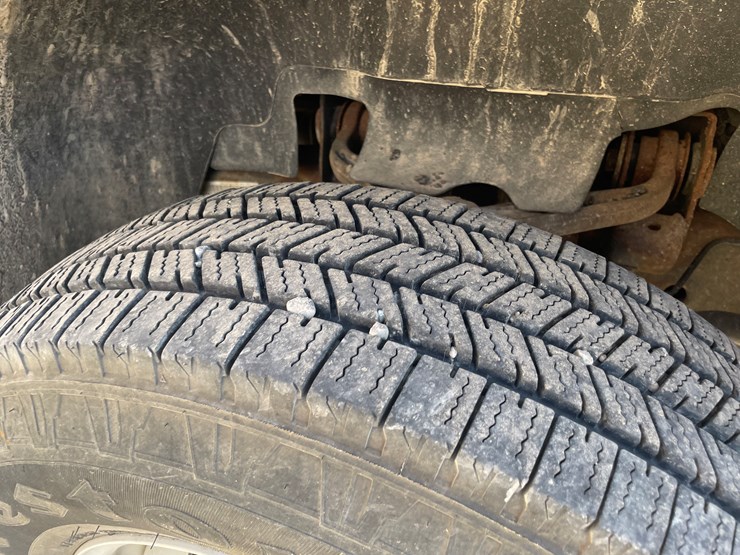 #1008-•-2012-chevy-3500-utility-truck,-(has-title)-image-15