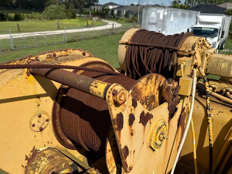 grove-4x4-rough-terrain-hydraulic-crane-image-21