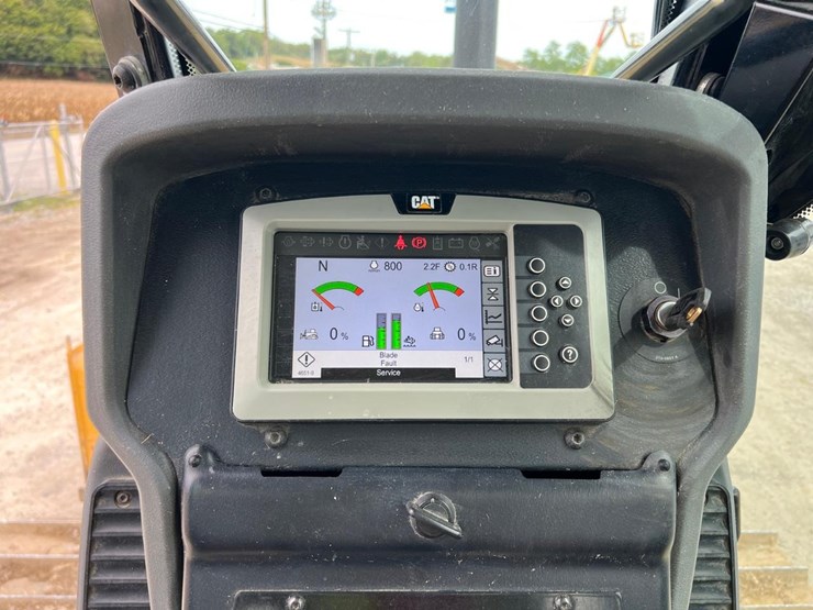 2021-caterpillar-d4-image-32