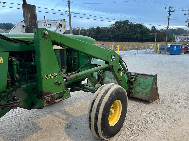 john-deere-725-image-12