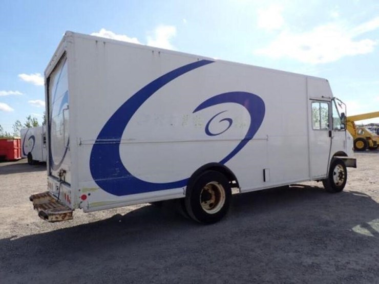 2013-freightliner-mt55-image-5