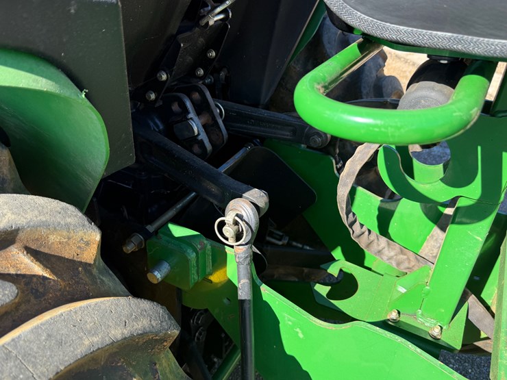 john-deere-3025e-image-40