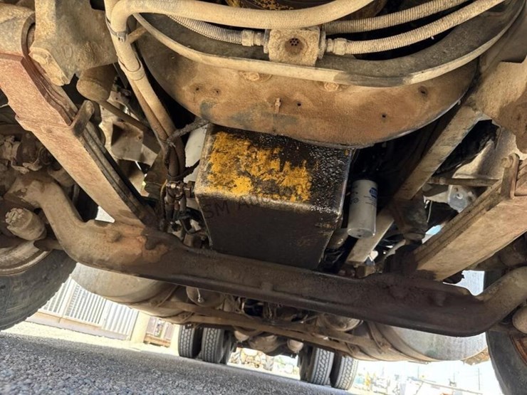 international-9400-image-19