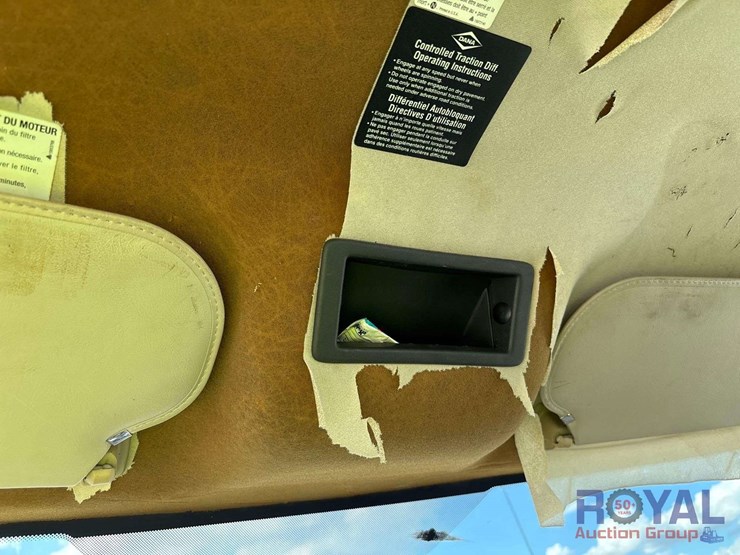 2007-gmc-c8500-altec-dl45tr-insulated-material-handling-digger-derrick-truck-image-17