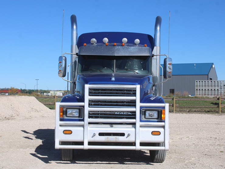 #2045-•-#2045--2013-mack-chu613-semi-tractor-image-3