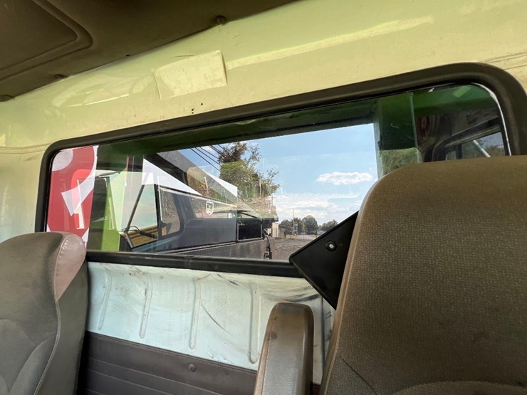 2001-international-4700-image-50