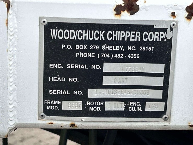 woodchuck-altec-at37g-37ft-insulated-rover-bucket-lift-image-5