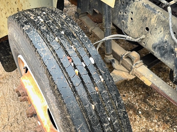 2001-international-4700-image-4