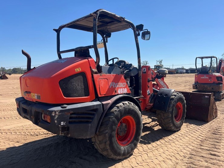 2019-kubota-r630-image-4