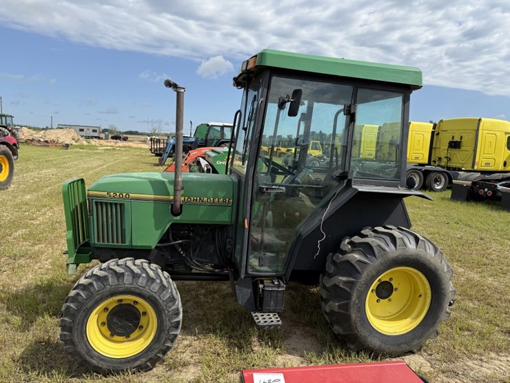 1996-john-deere-5200-image-1