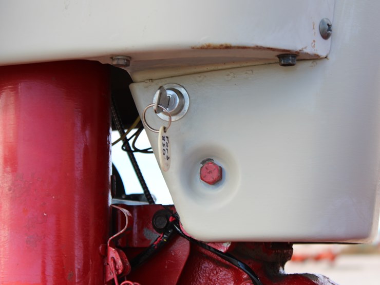 1957-ford-850-image-27