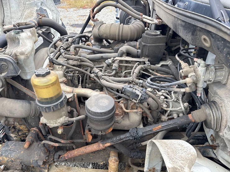 2016-hino-268-image-9