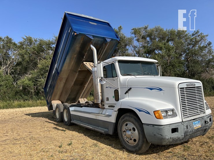 1995-freightliner-fld112-image-60