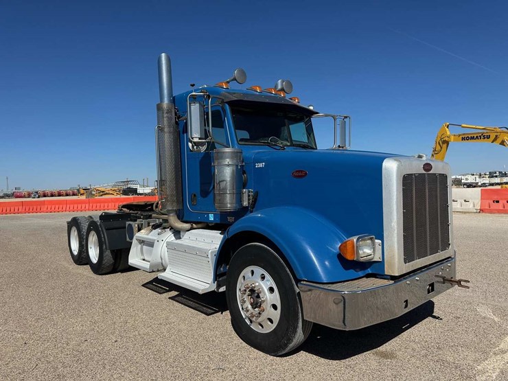 2013-peterbilt-367-image-2