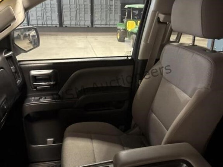 2015-chevrolet-silverado-2500hd-image-23