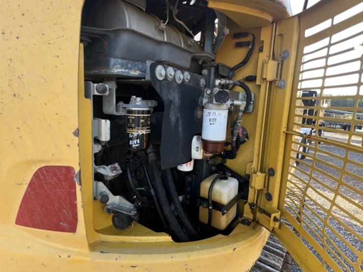 komatsu-pc138us-lc-image-11